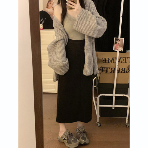 Actual shot of  new autumn and winter high-waisted mid-length women's black temperament woolen skirt with hip-covering A-line skirt