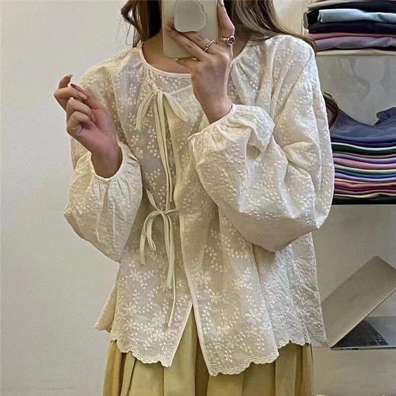 韓國東大門氣質花朵刺繡甜美側綁帶襯衫女小眾設計感泡泡袖蕾絲衫