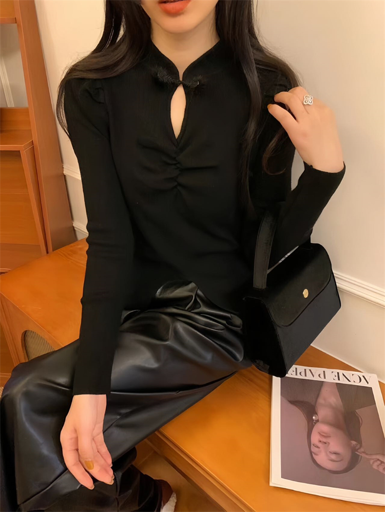 新中式盤扣長袖針織女秋冬新款設計感修身顯瘦開叉短款上衣打底衫