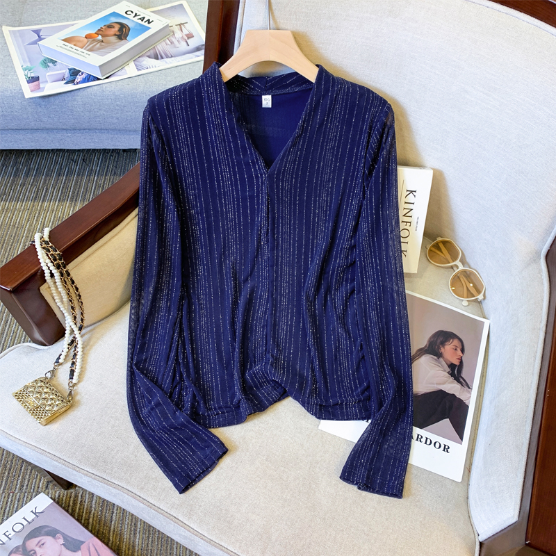 Official photo Mesh bottoming shirt for women in early autumn, western style, small fragrant style inner shirt, long-sleeved V-neck Internet celebrity top