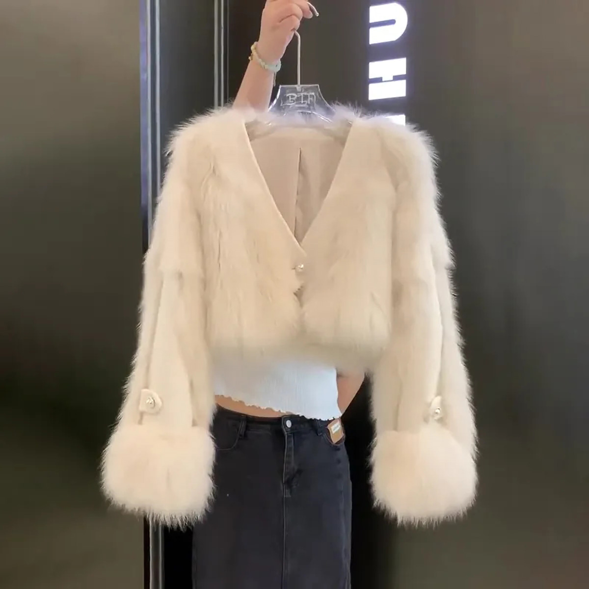 Quality inspector picture V-neck high waist imitation fox fur coat for women 2023 autumn and winter temperament short fur coat fur