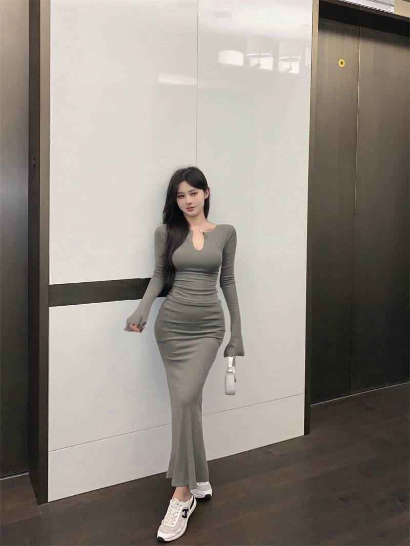 實拍 V領長裙魚尾收腰連衣裙御姐氣質收腰打底內搭裙