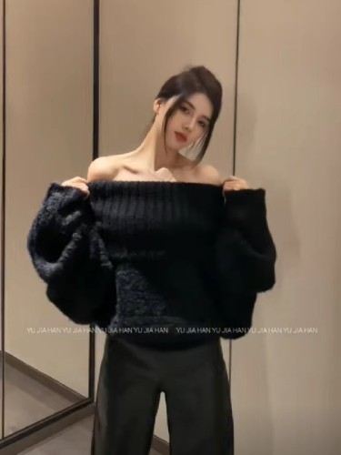 He Chenxi lazy style white wool one-shoulder sweater for women autumn and winter high-end loose twist knitted sweater