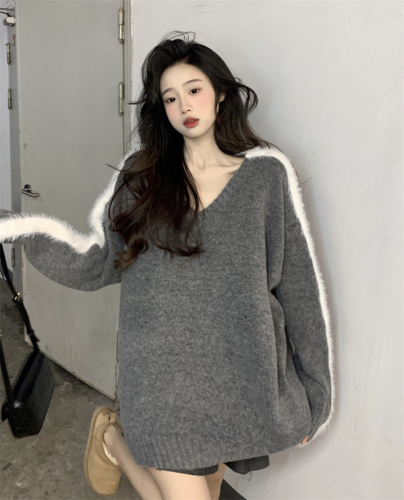 Actual shot of soft and waxy thickened patchwork sweater for women in winter new style loose lazy style sweater versatile and trendy
