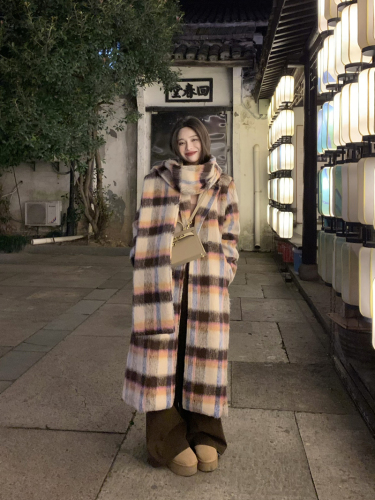 实拍 冬季韩版加厚百搭格子围巾中长款保暖长袖毛呢外套上衣女