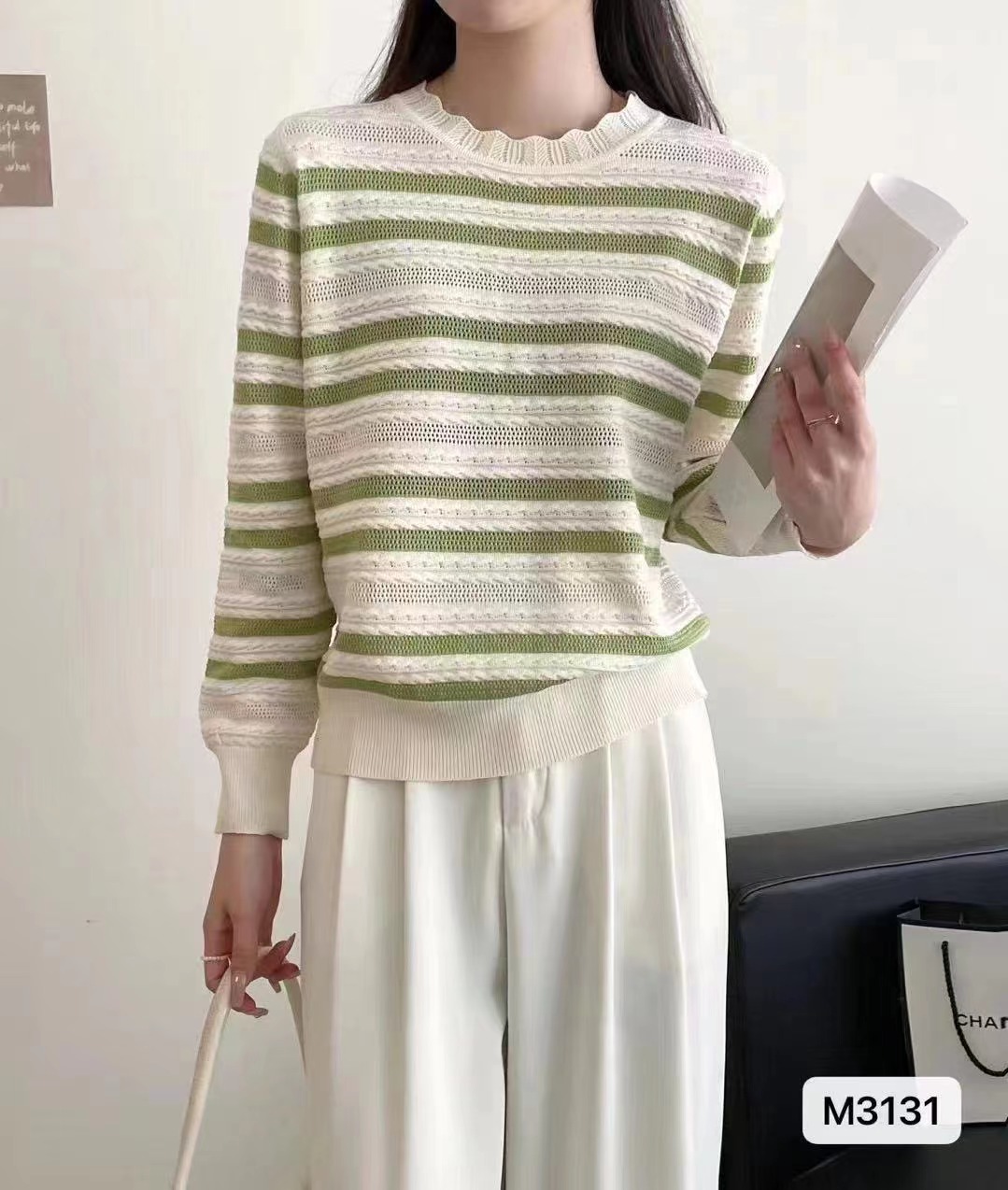 2023秋季新款韓版高級感時尚圓領紋理條紋寬鬆長袖上衣女