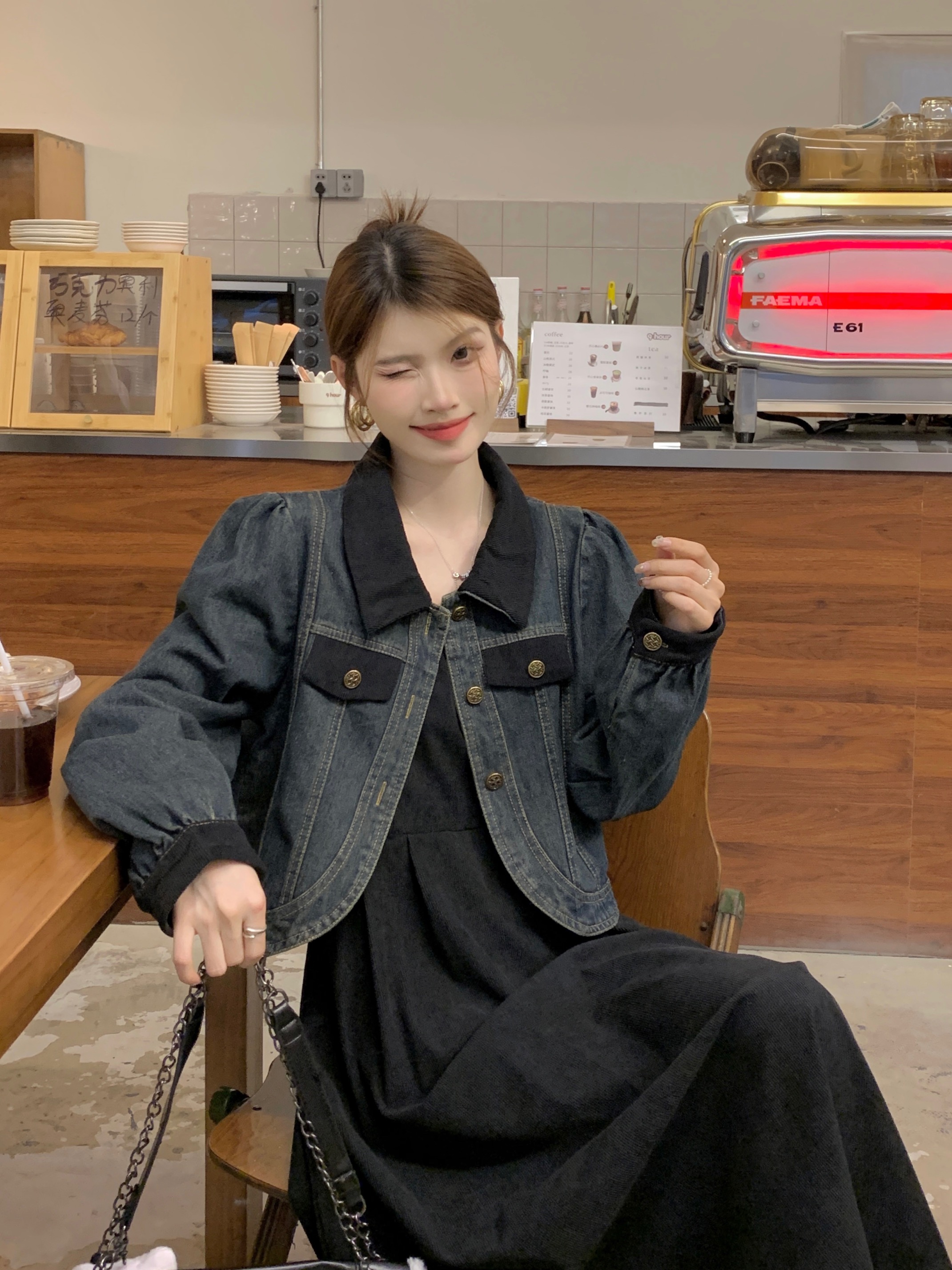 Real shot of new autumn and winter retro denim long-sleeved small coat suspender skirt fashionable thickened two-piece suit skirt