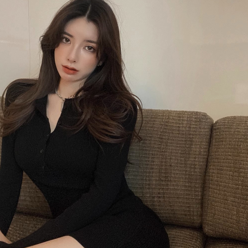 黑色針織連衣裙子2023秋冬季新款女裝配大衣內搭打底小個子包臀裙