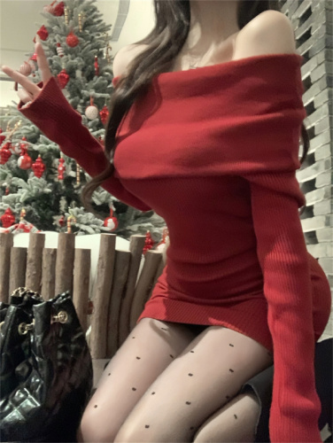 Actual shot of the new autumn and winter one-shoulder Christmas red slim-fit hip-hugging bottoming dress