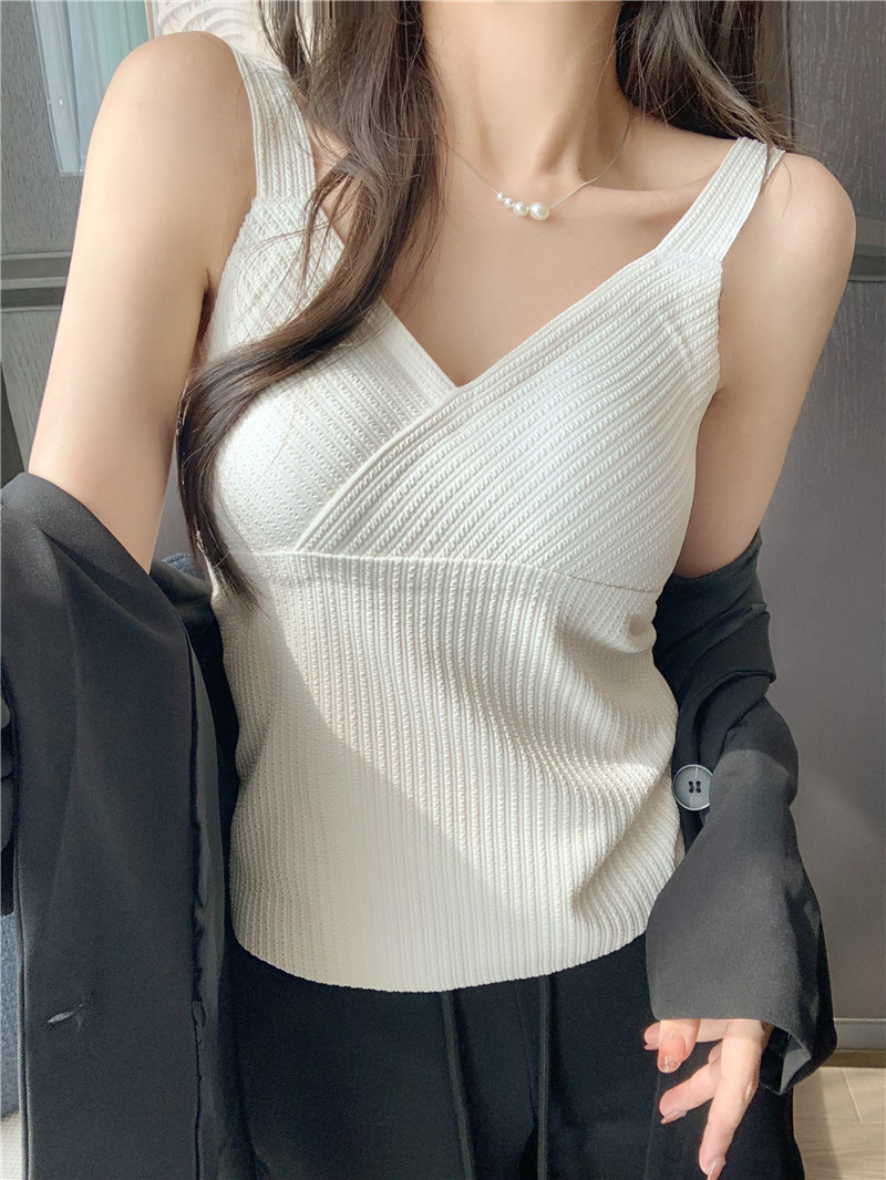 實拍~內搭保暖背心式內衣女帶胸墊一體打底衫秋冬深V上衣
