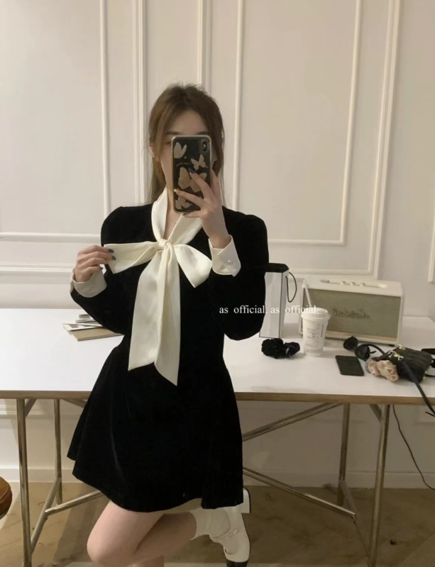 as 法式蝴蝶結系帶絲絨連衣裙收腰顯瘦甜辣風連衣裙