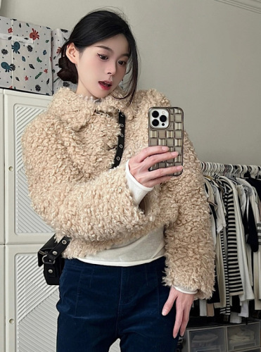 Real shot of winter teddy bear hoop short lamb wool coat horn button fur cardigan top