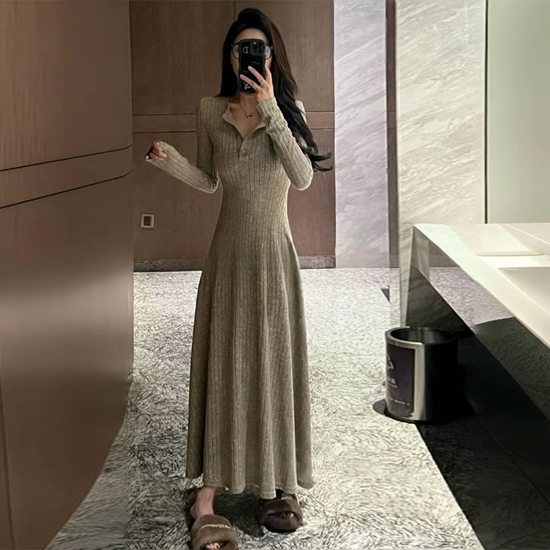 法式針織連衣裙子2023秋冬季新款女裝小個子大衣內搭打底氣質長裙