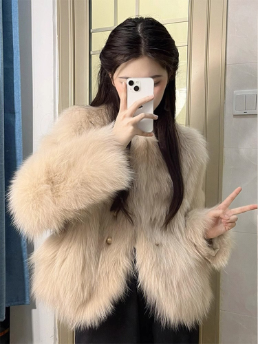 Xiaoxiangfeng 2023 autumn and winter new style fox fur coat for women small short eco-friendly fur plush Korean version