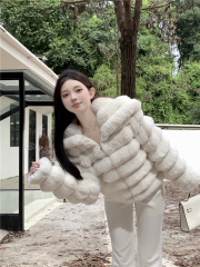 Actual shot ~ 2023 autumn and winter new style imitation fox fur lady style large lapel design short coat for women