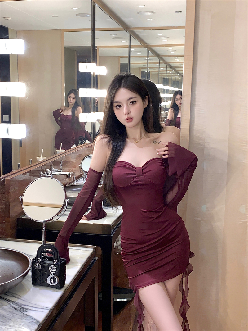 實拍~新款聖誕氛圍感純欲風不規則一字抹胸露肩包臀連衣裙女