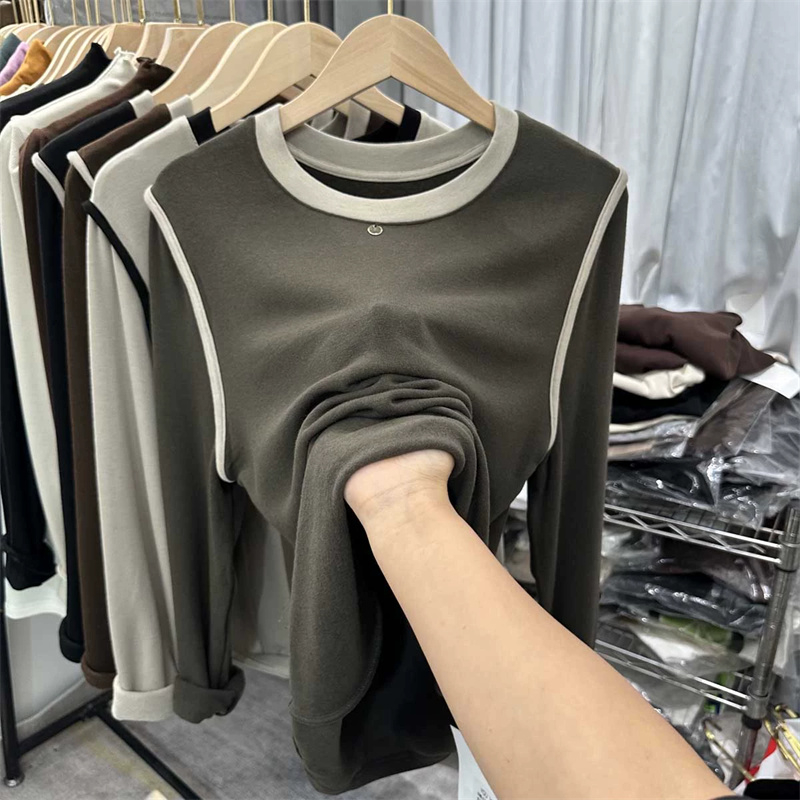 Designed with a sense of western style in autumn and winter, plus velvet, thickened round neck, loose T-shirt, women's long-sleeved inner layered shirt, plus size fat M outer wear