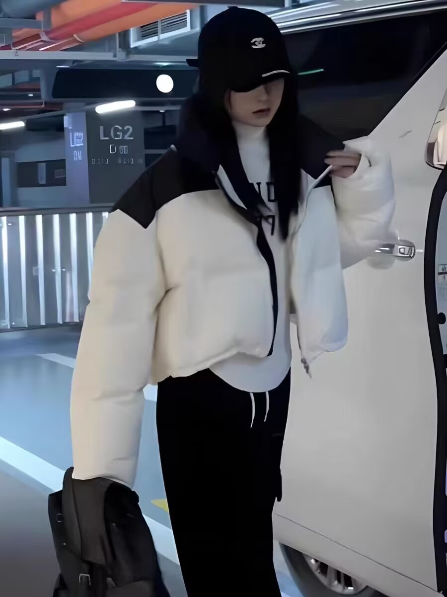 今年流行高級感炸街拼色羽絨棉服女2023冬季新款加厚短麵包服外套