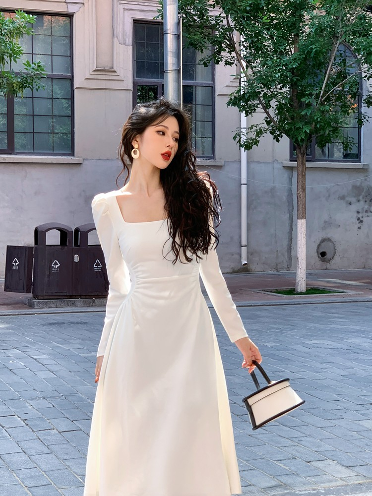 早秋季新款2023高級感別致驚艷絕美獨特白色法式女裝方領連衣裙子