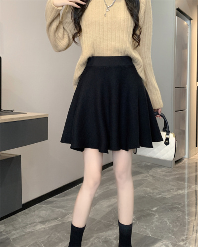Actual shot of the 2023 autumn and winter new style knitted skirt for women, high waist covering the crotch and showing slimming, A-line umbrella skirt with versatile temperament