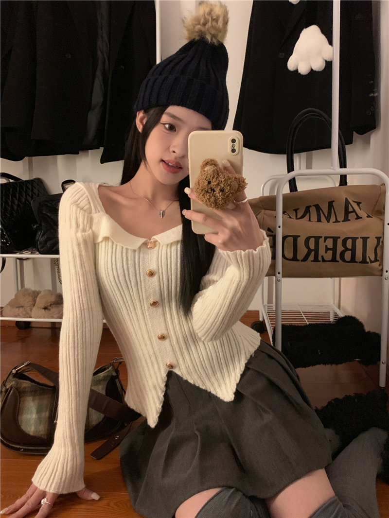 Real shot of irregular puff sleeve square neck knitted bottoming shirt for women who are pure and sweet, unique and unique small top