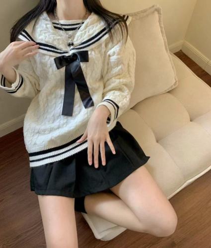 New Autumn and Winter Korean College Style Sweater Women's Small Fashionable Knitted Cardigan