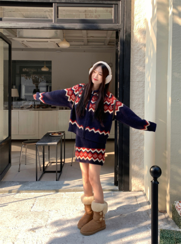 Real shot of retro lazy style jacquard color block pattern Christmas knitted sweater top coat skirt suit