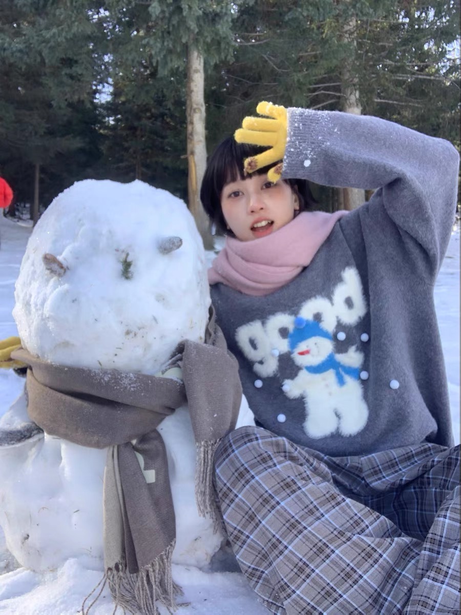 美好商店MeihaoStore與雪景適配度滿分的good雪人圓領毛衣