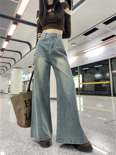 Real shot of washed retro wide-leg jeans for women, spring and autumn style, high-waisted, slimming, wide-swing culottes, large trouser legs