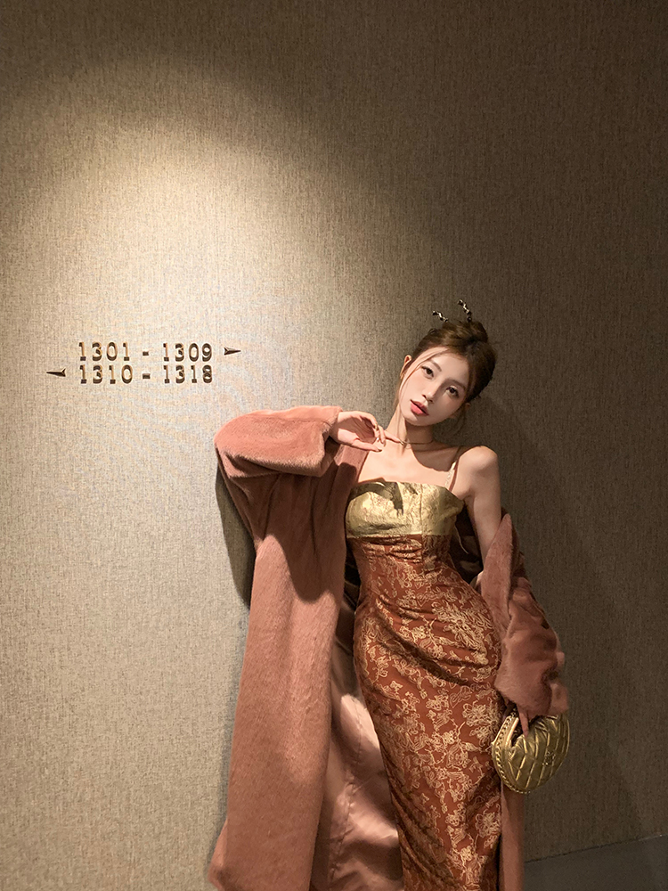 實拍 港風復古慵懶風寬鬆仿皮草毛外套女+胭脂鎏金提花吊帶裙