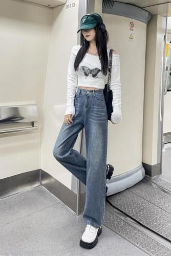 Actual shot of washed blue retro high-waisted loose straight casual pants with versatile white denim trousers