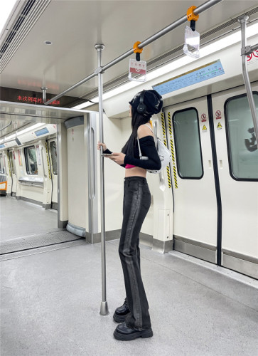 Actual shot of designer gradient black and gray slightly flared jeans for women in spring and autumn, high-waisted, slimming buttocks, horse hoof pants