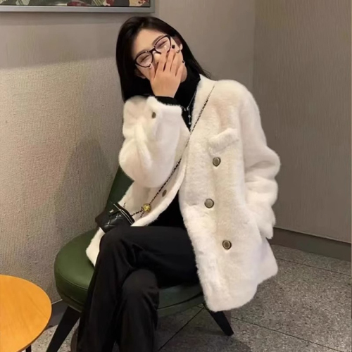 Original fabric quality 2023 autumn and winter high-end temperament plush jacket for women