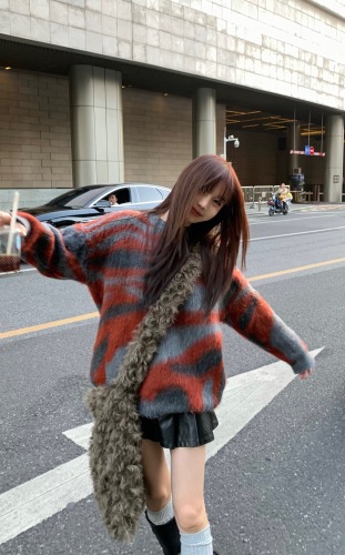 Real shot!  Mohair autumn and winter outerwear loose and lazy style soft and waxy knitted pullover top