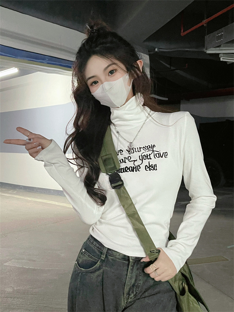 Real shot of velvet and thickened letter printed long-sleeved T-shirt for women in autumn and winter high collar all-purpose bottoming shirt top