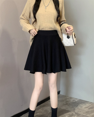 Actual shot of the 2023 autumn and winter new style knitted skirt for women, high waist covering the crotch and showing slimming, A-line umbrella skirt with versatile temperament