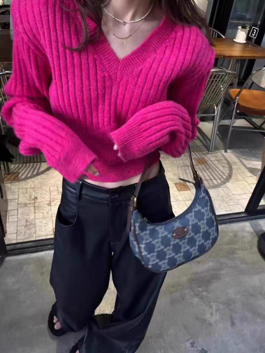 港風復古性感V領玫紅色針織衫女法式短款上衣高級感辣妹毛衣