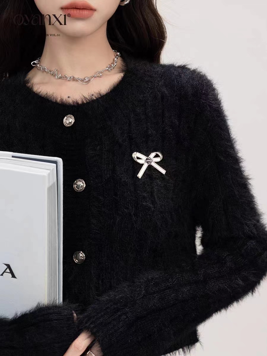 Ouyang Xi Original Autumn and Winter Round Neck Long Sleeve Slim Top Women's Fashionable and Versatile Slim Sweater Set