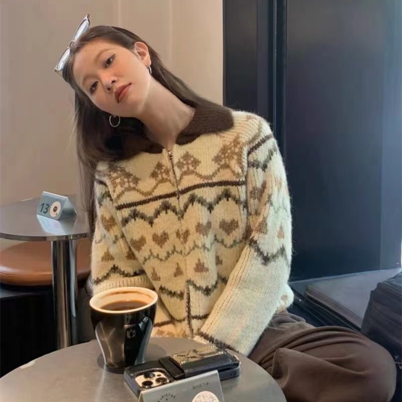 加厚保暖幾何圖形提花溫柔毛衣女秋冬2023新款慵懶寬鬆針織衫上衣