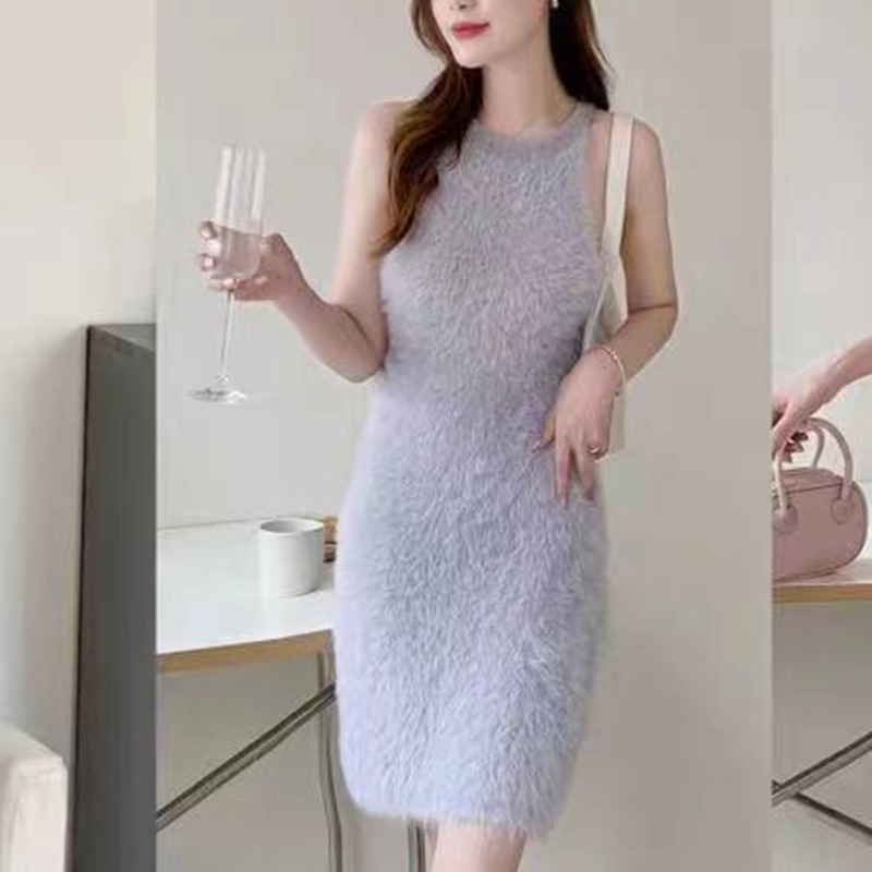 仿水貂絨露肩無袖連衣裙女2023秋冬簡約包臀短裙氣質顯瘦背心裙子