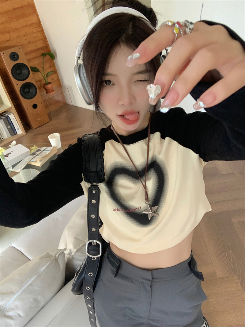 實拍ins簡約顯瘦撞色愛心印花甜辣少女長袖T恤