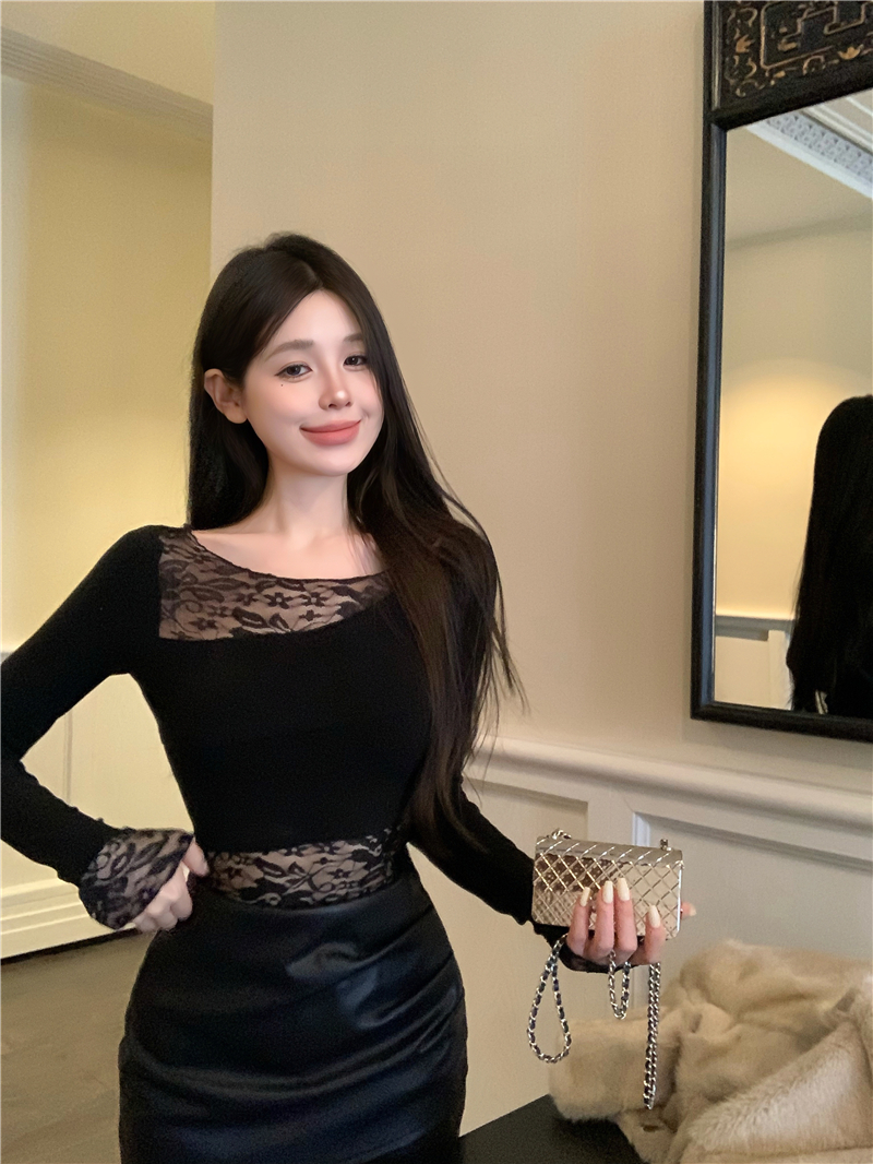 Actual shot ~ Black sexy slim-fitting slope-neck top with small horns