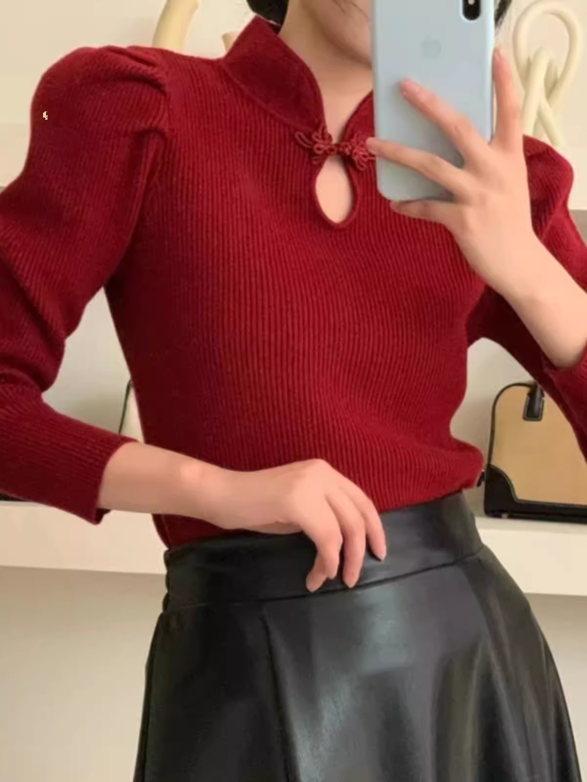 紅色新中式盤扣立領鏤空毛衣女秋冬內搭復古泡泡袖氣質顯瘦針織衫