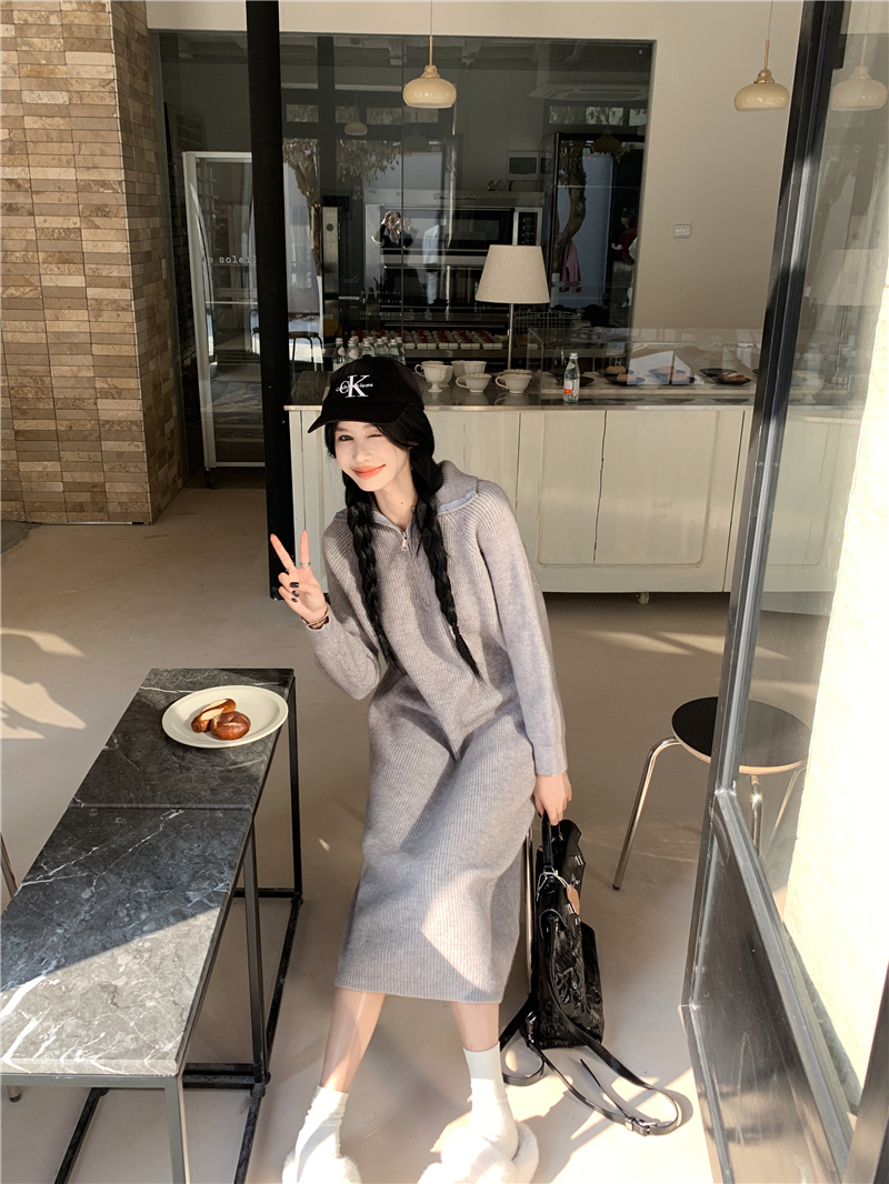 Real shot of autumn and winter mid-length sweater dress with lapel zipper and knitted sweatshirt dress for women