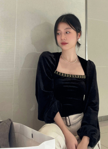 Korean chic French golden lace retro temperament square neck puff sleeve velvet top