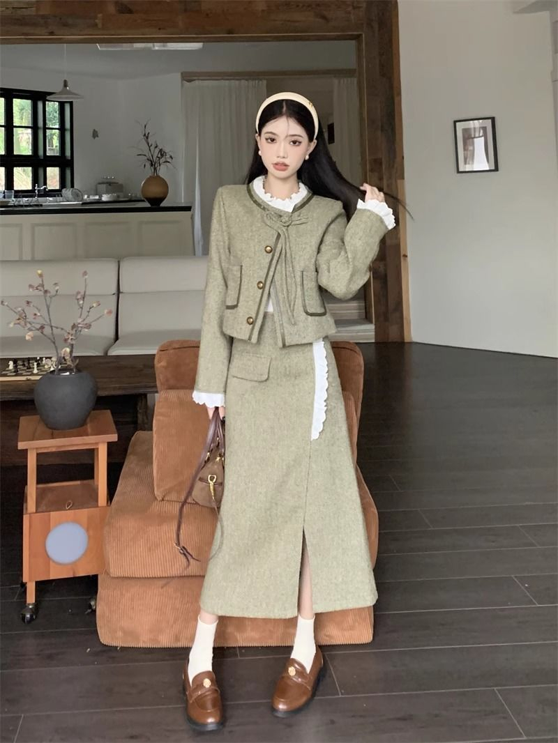 Xiaoxiangfeng lace splicing short long-sleeved jacket slit skirt for women autumn and winter 2023 new fashion two-piece set