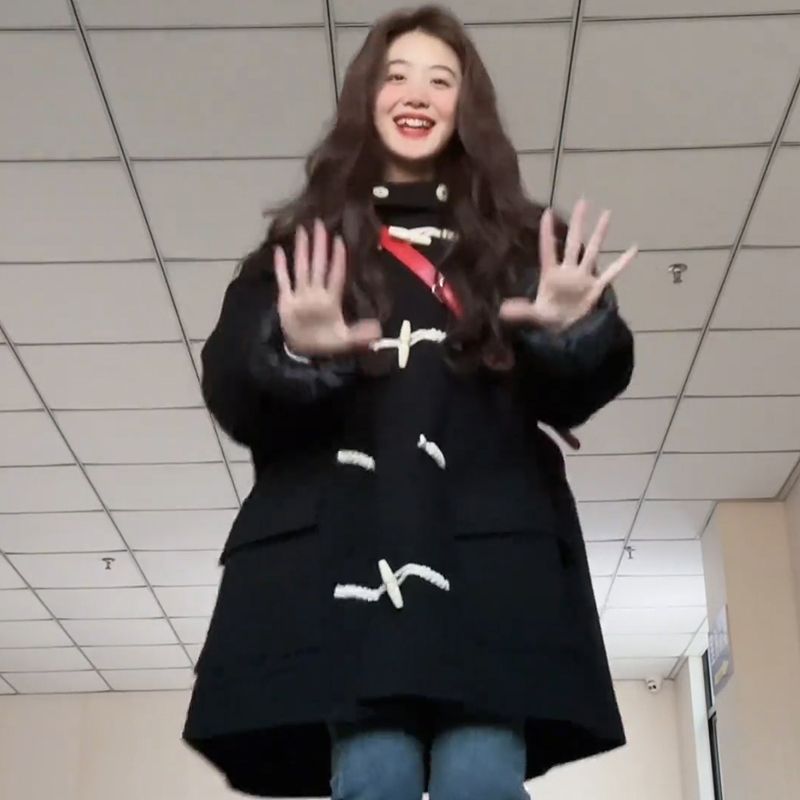 Hepburn style black horn button coat for women autumn and winter high-end 2023 new small medium-length woolen coat