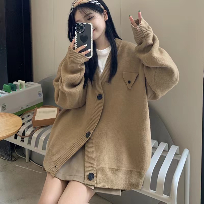 Korean lazy style single-breasted V-neck sweater jacket for women spring and autumn new design solid color loose knitted cardigan