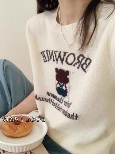 BB韩系2023十三行小件毛衣常规圆领套头小熊图案英文logo短袖