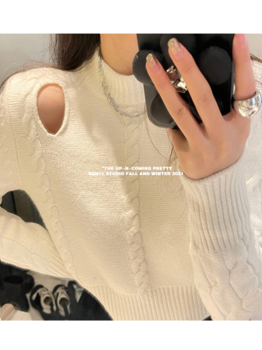 Shoulder short sweater women's design niche spring and autumn thick black bottoming inner knitted sweater top